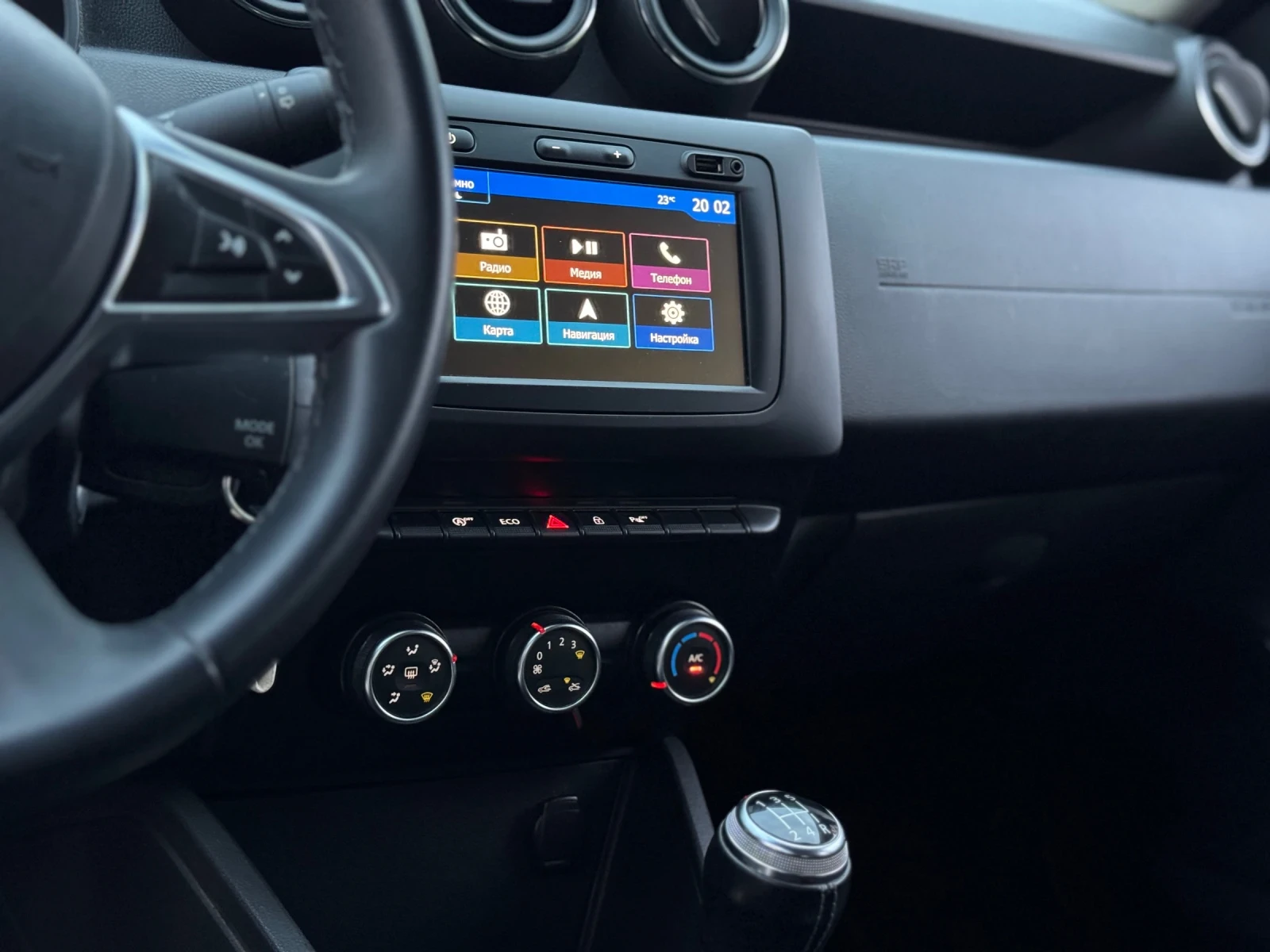 Dacia Duster 1.6i ГАЗ-БЕНЗИН// ВЪРНАТ ОТ ЛИЗИНГ - изображение 9