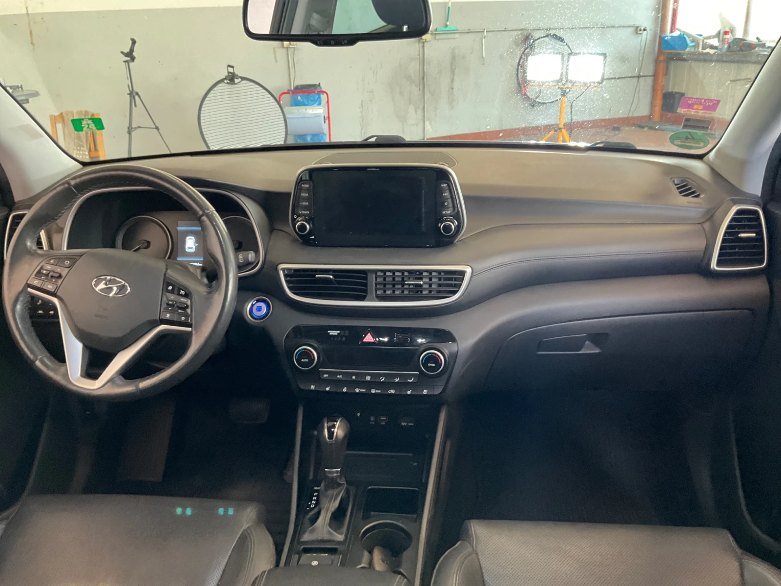 Hyundai Tucson 2.0* CRDi* Hybrid* Premium* 4WD - изображение 8