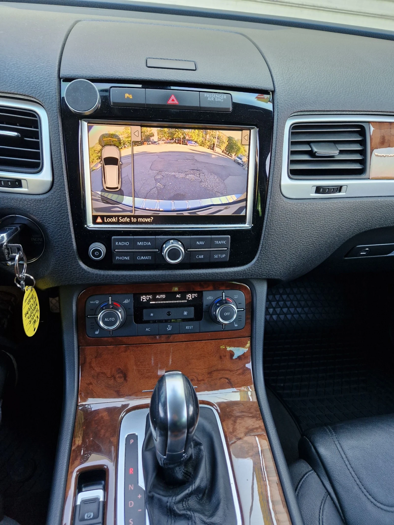 VW Touareg 3.0TDI, 239�.�, 8��������, ���� 5�  | Mobile.bg � ����������� 13