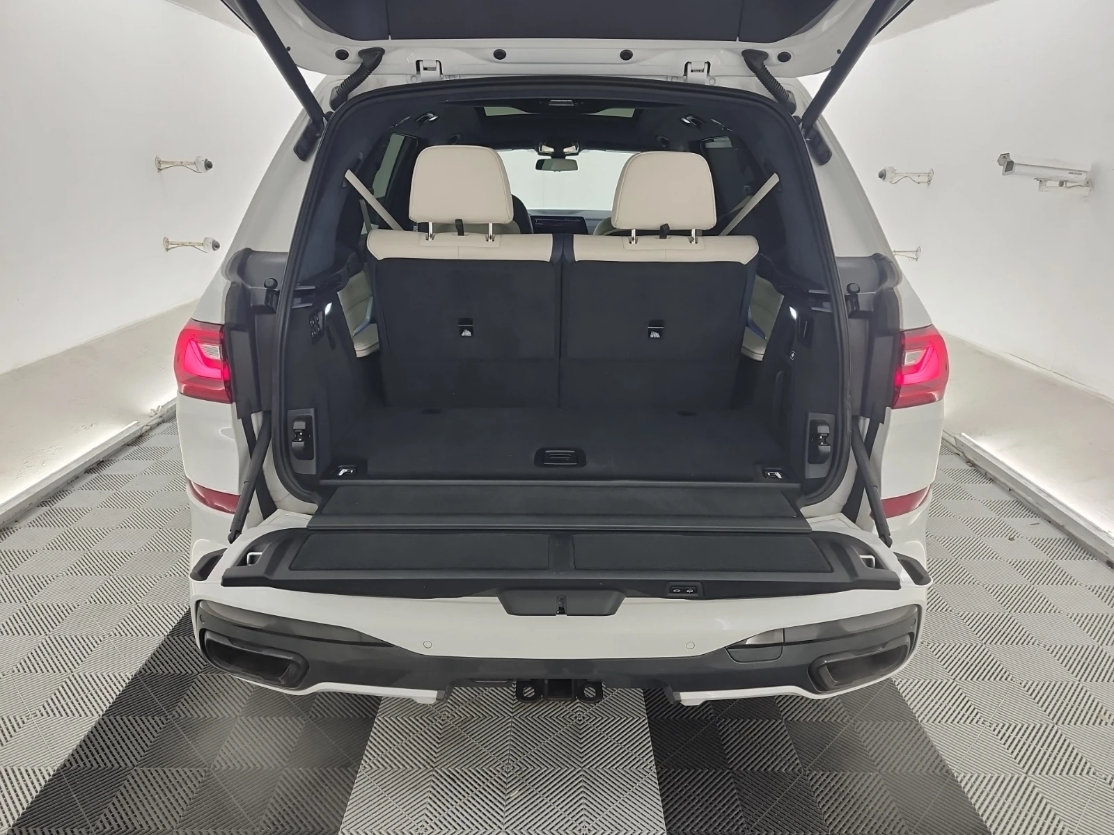BMW X7 xDrive* МАСАЖ* HARMAN* SKY LOUNGE PANO* HUD* AMBIE, снимка 6 - Автомобили и джипове - 54441112