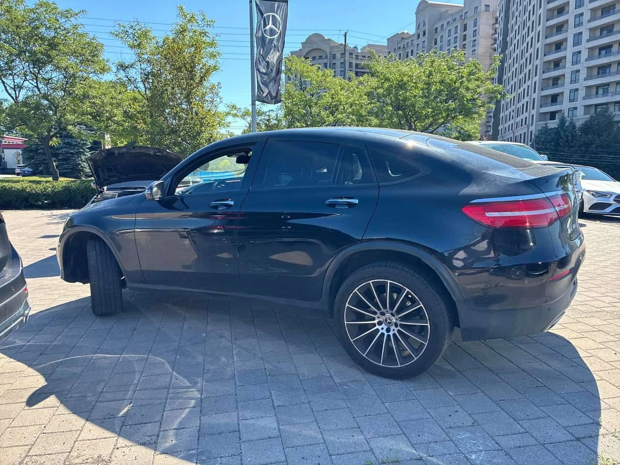 Mercedes-Benz GLC 300 * CARFAX * ОПЦИЯ ЗА ФИНАНСИРАНЕ, снимка 15 - Автомобили и джипове - 55505414