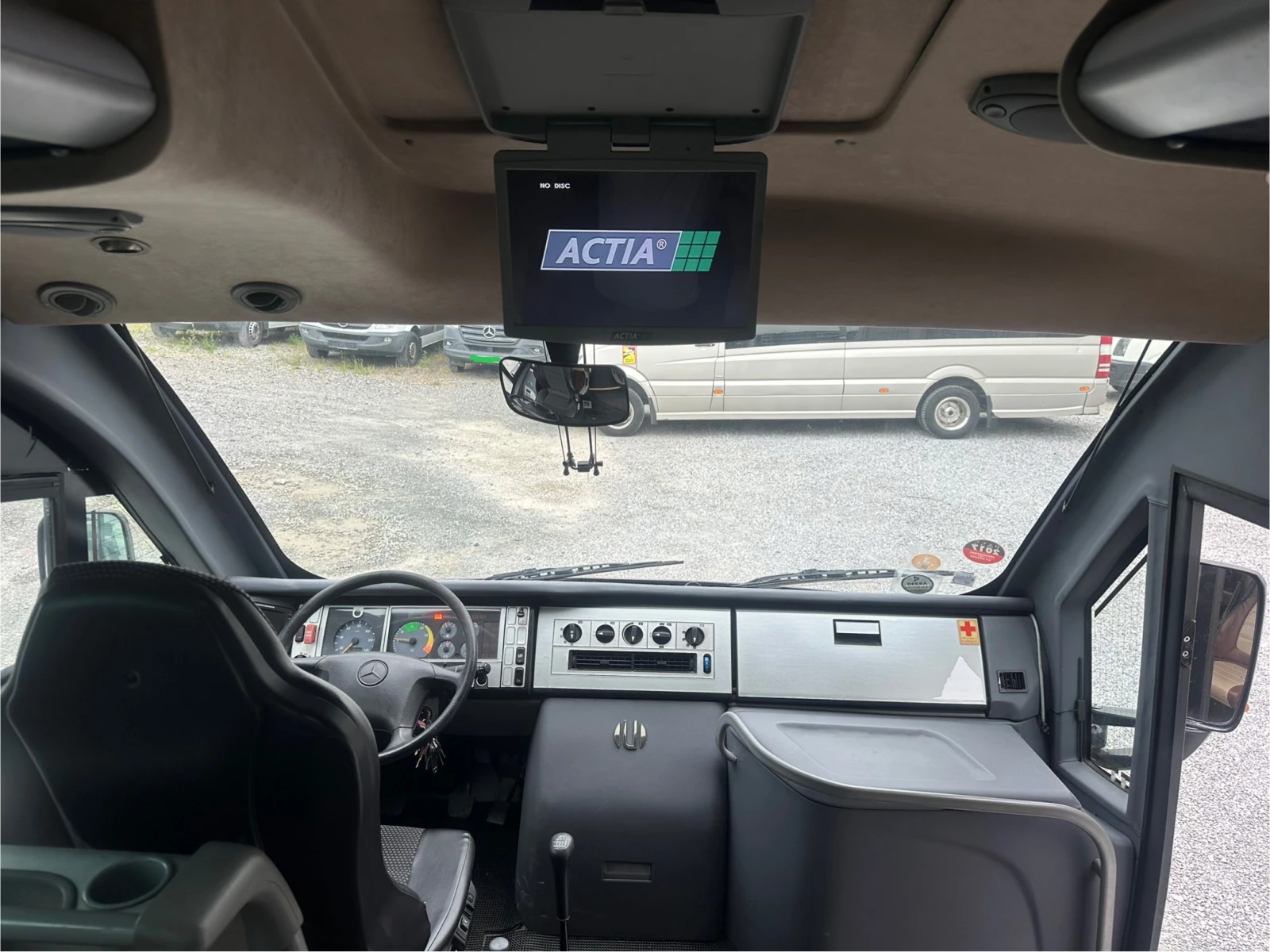 Mercedes-Benz Vario Unvi 818, VIP, снимка 17 - Бусове и автобуси - 51012556