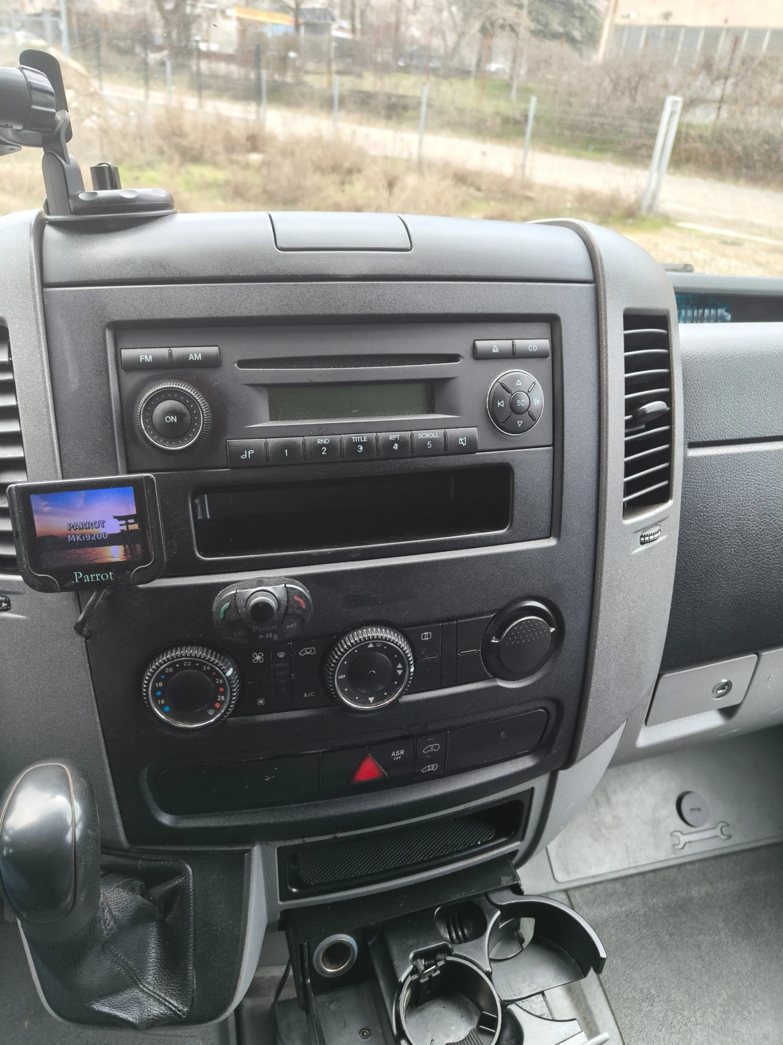 Mercedes-Benz 310 CDI - изображение 7