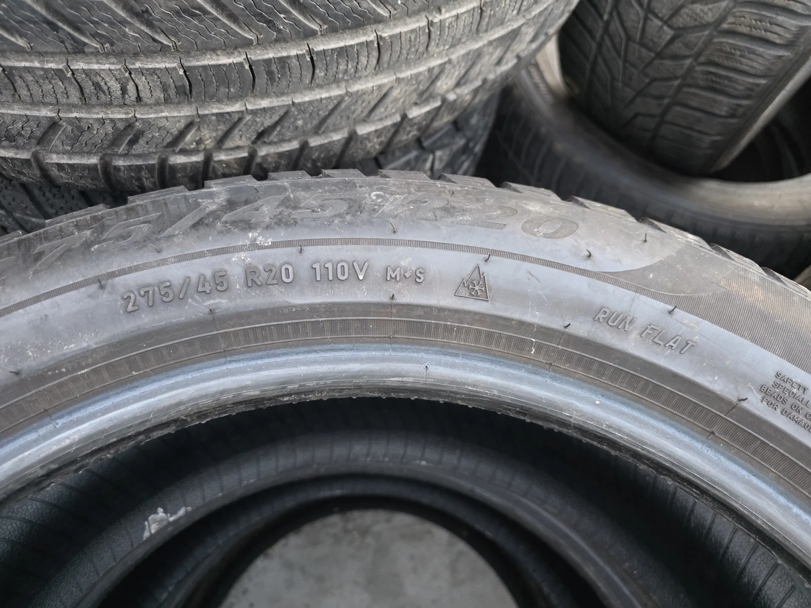Гуми Зимни 275/45R20, снимка 3 - Гуми и джанти - 56663165