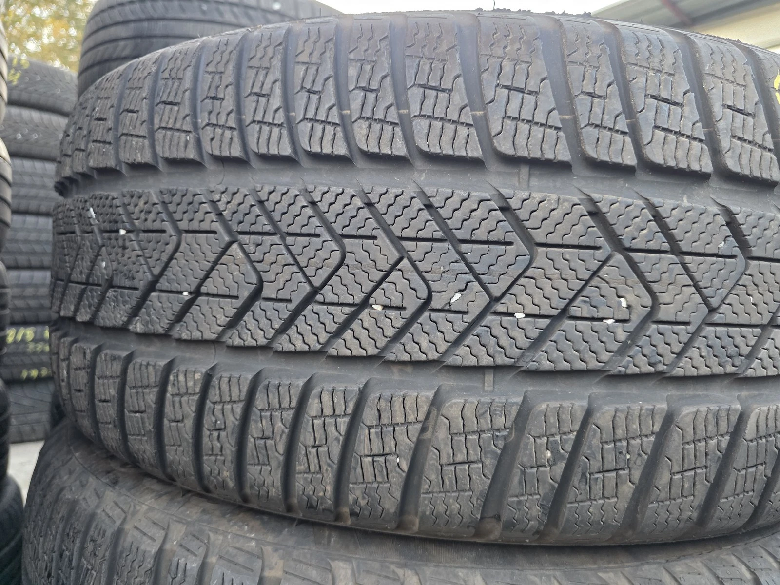 Гуми Зимни 275/45R20