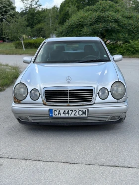 Mercedes-Benz E 200 avangarde. ГАЗ, снимка 1