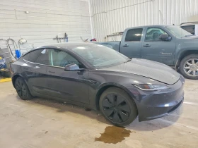 ������ Tesla Model 3