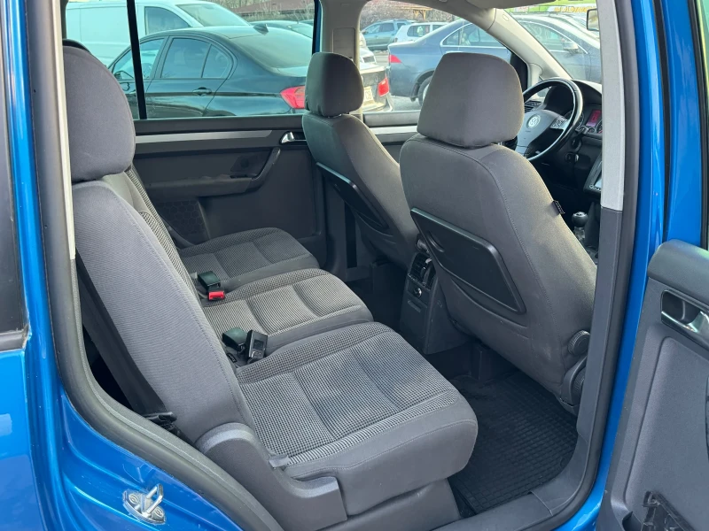 VW Touran, снимка 10 - Автомобили и джипове - 48394995