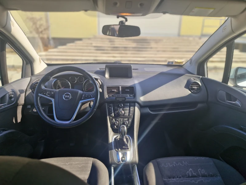 Opel Meriva 1.4 gas, снимка 12 - Автомобили и джипове - 49215727