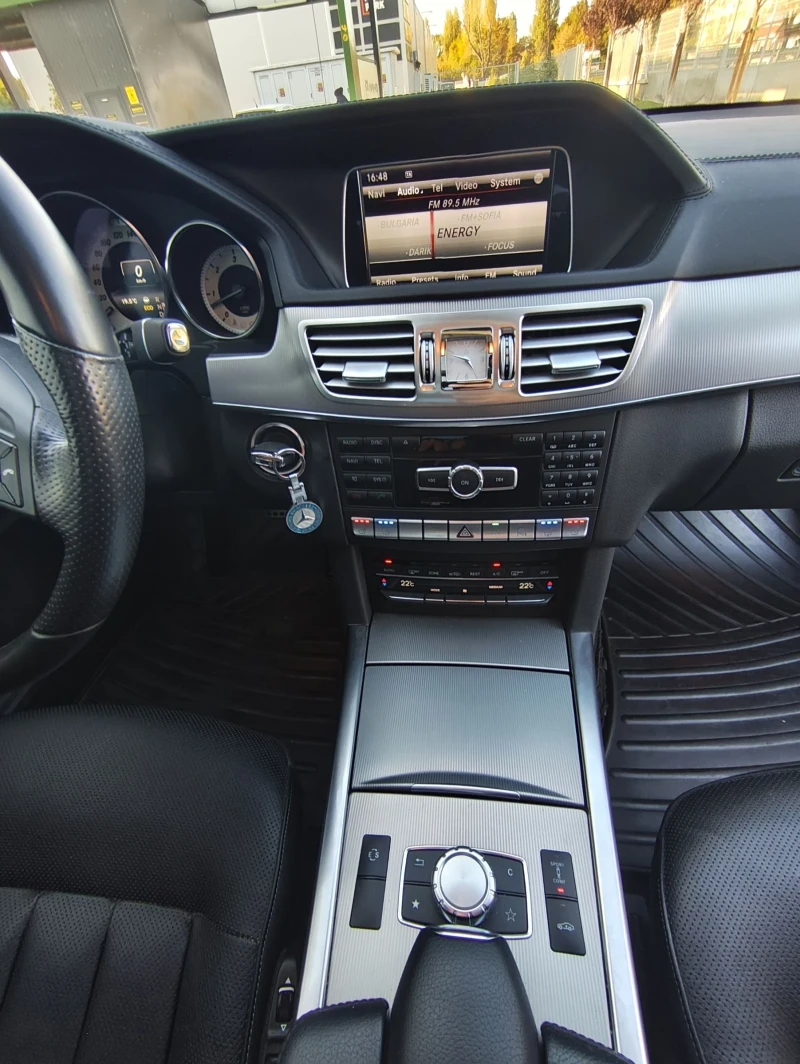 Mercedes-Benz E 350 4Matic панорама обдух подгрев, снимка 12 - Автомобили и джипове - 52489201