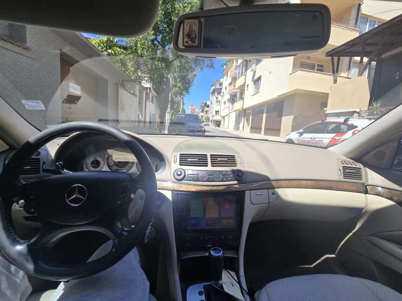 Mercedes-Benz E 320, снимка 9 - Автомобили и джипове - 52950911