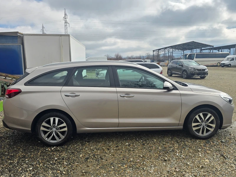 Hyundai I30 1.6 crdi /136cc, снимка 5 - Автомобили и джипове - 53391358