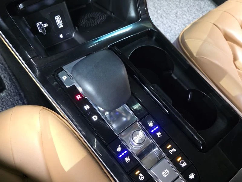 Kia K7 * 2.2DIESEL* БЕЗИНДИЦЕНТИ* ЦЕНАДОБГ* , снимка 9 - Автомобили и джипове - 55594278