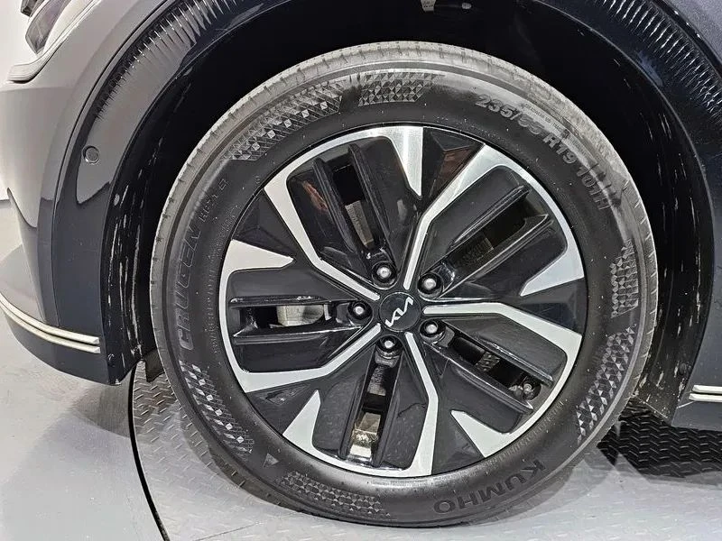 Kia EV6, снимка 9 - Автомобили и джипове - 56690464