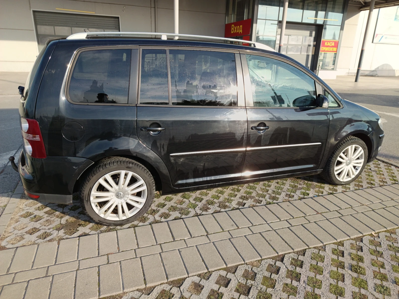 VW Touran Dsg 2.0 tdi 140 к.с bmm - изображение 6