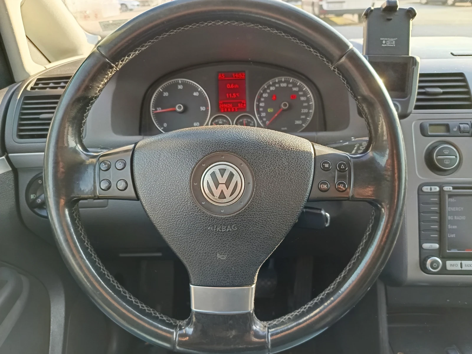 VW Touran Dsg 2.0 tdi 140 к.с bmm - изображение 10