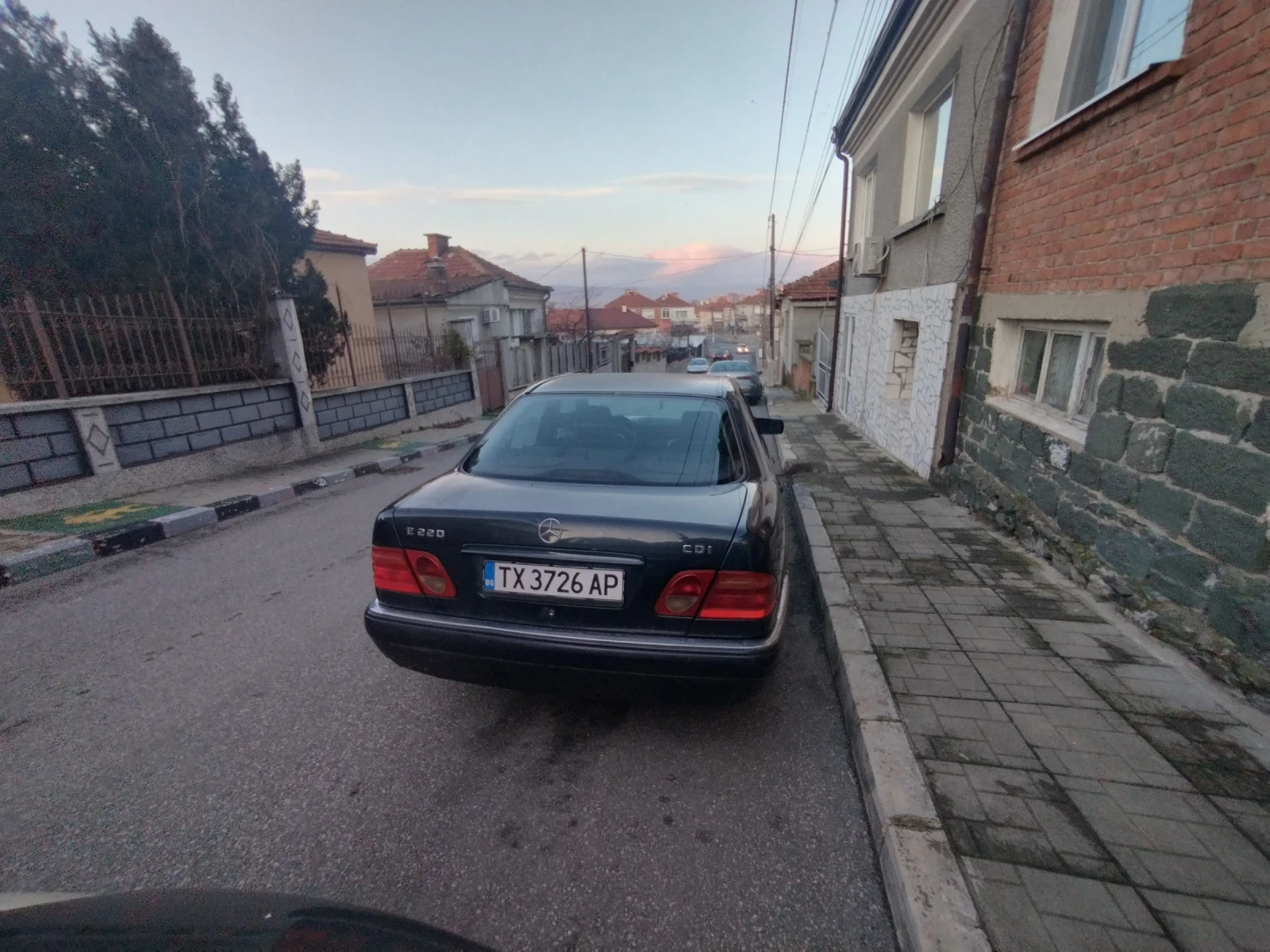 Mercedes-Benz E 220 CDI - изображение 4