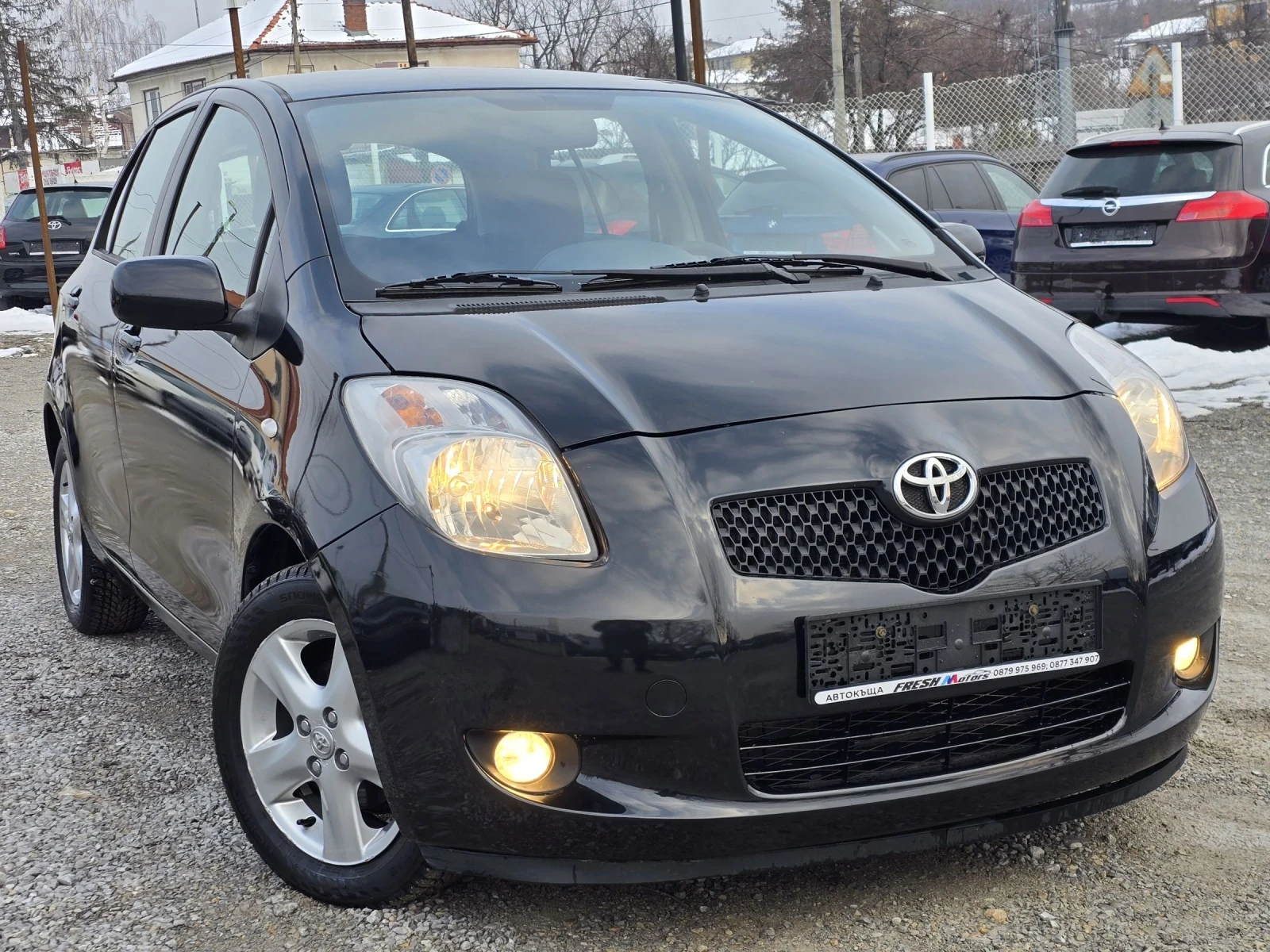 Toyota Yaris 1.3 VVTI 87 К.С. АВТОМАТИК / КЛИМАТРОНИК / КЕЙЛЕС  - изображение 2