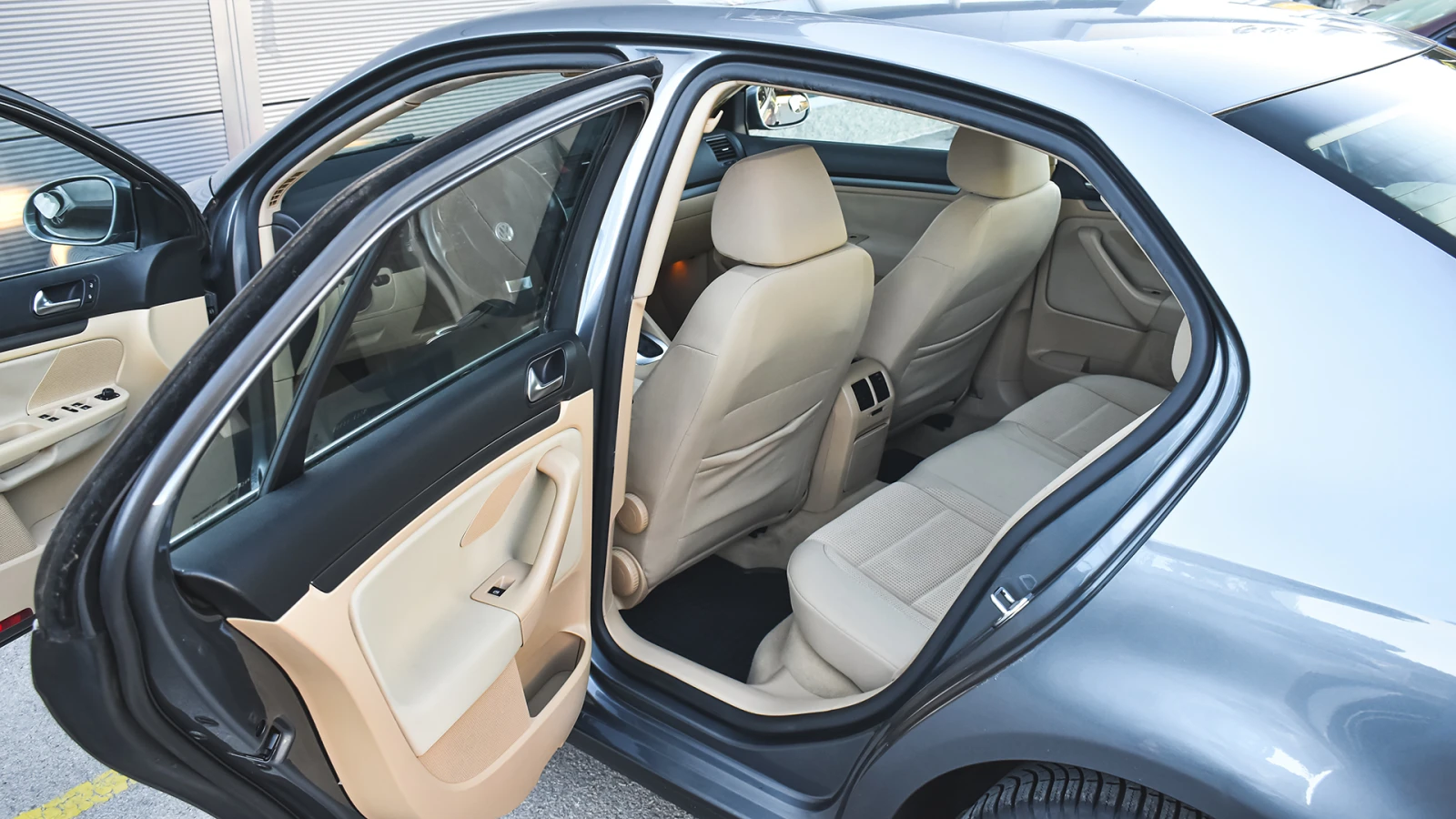VW Jetta V 1.9 TDI DSG - изображение 9