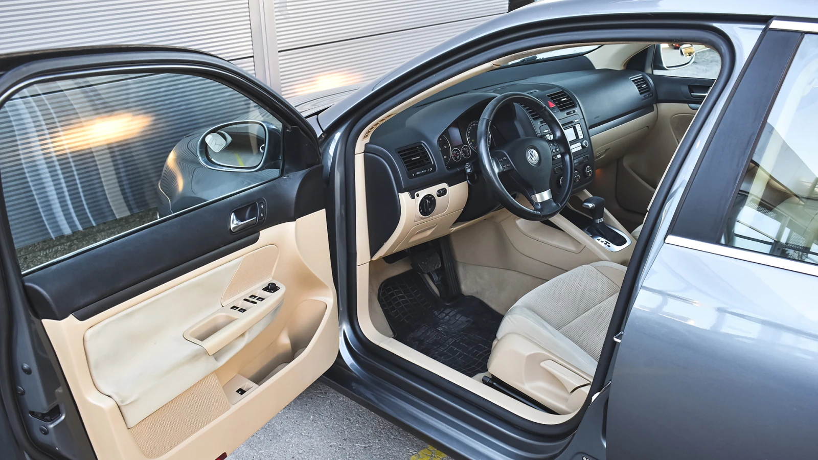 VW Jetta V 1.9 TDI DSG - изображение 8