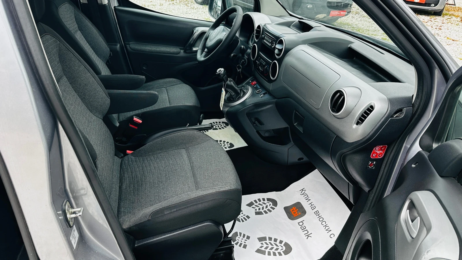 Citroen Berlingo Miltispace 2017face-1.6hdi 99кс пътнически , снимка 10 - Автомобили и джипове - 52583535