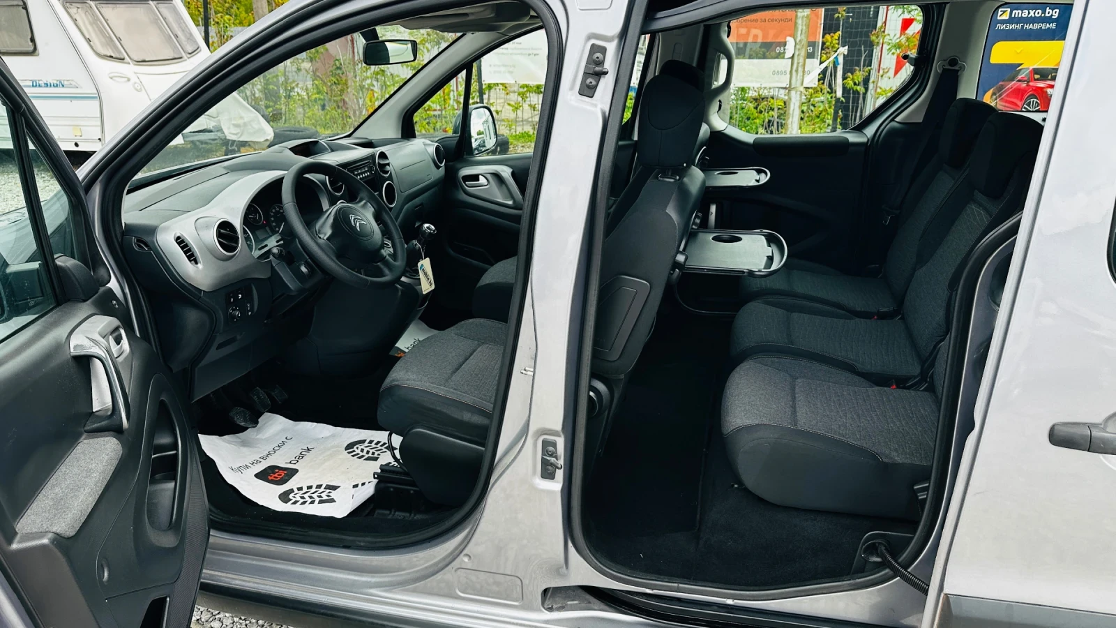 Citroen Berlingo Miltispace 2017face-1.6hdi 99кс пътнически , снимка 8 - Автомобили и джипове - 52583535