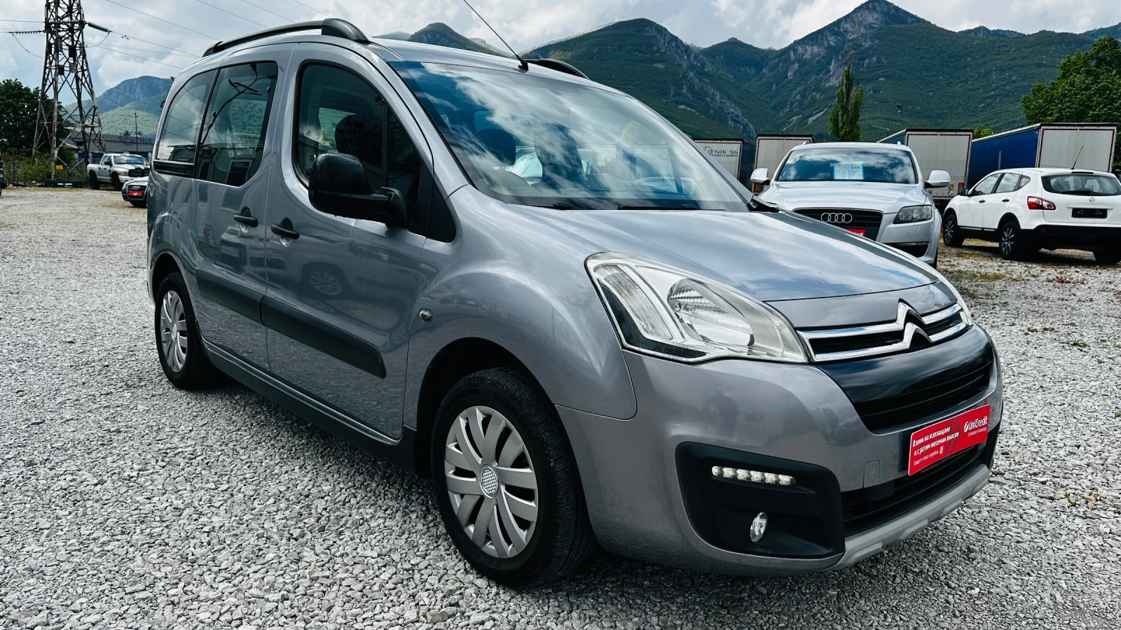Citroen Berlingo Miltispace 2017face-1.6hdi 99кс пътнически , снимка 3 - Автомобили и джипове - 52583535