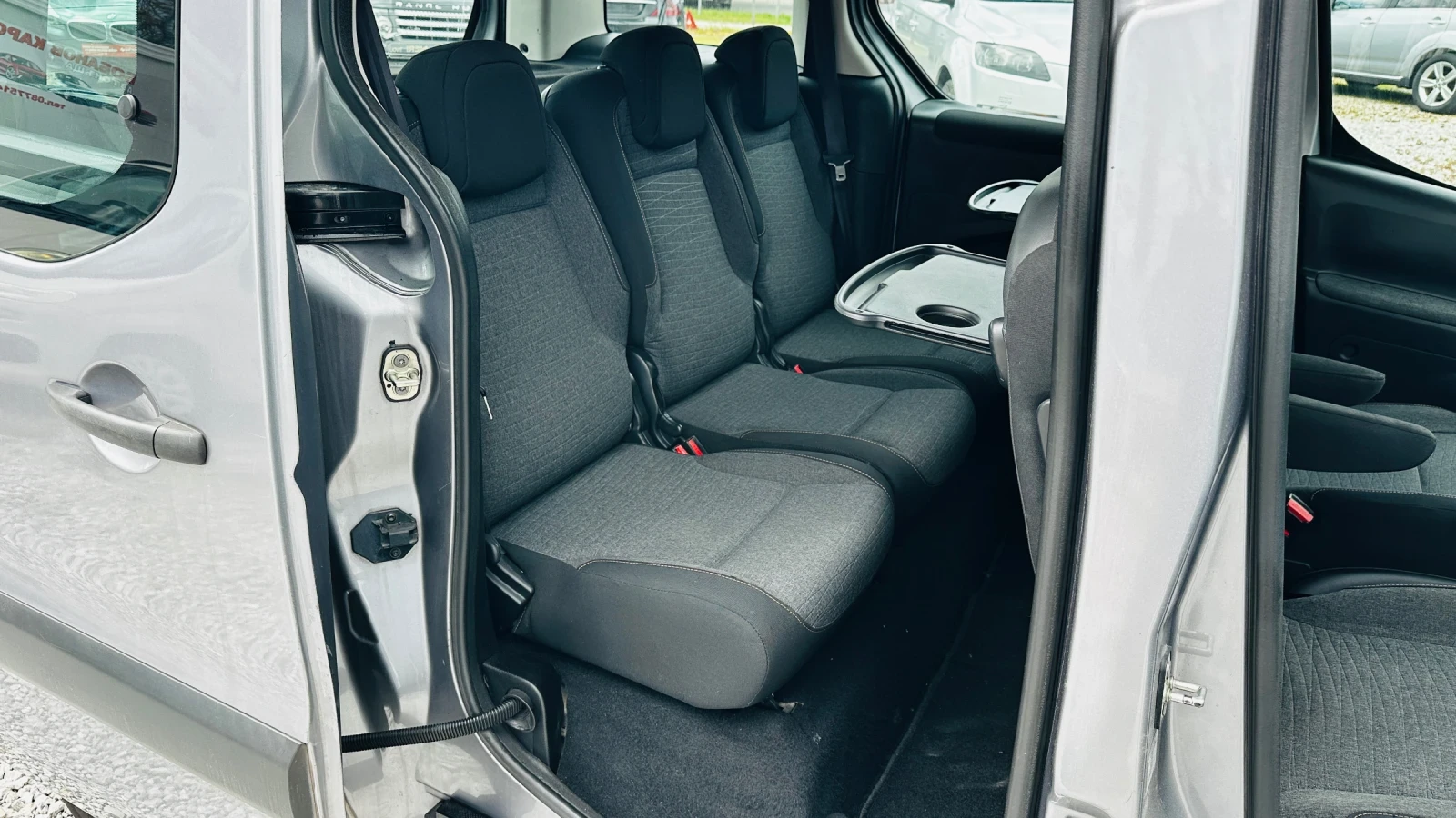 Citroen Berlingo Miltispace 2017face-1.6hdi 99кс пътнически , снимка 11 - Автомобили и джипове - 52583535