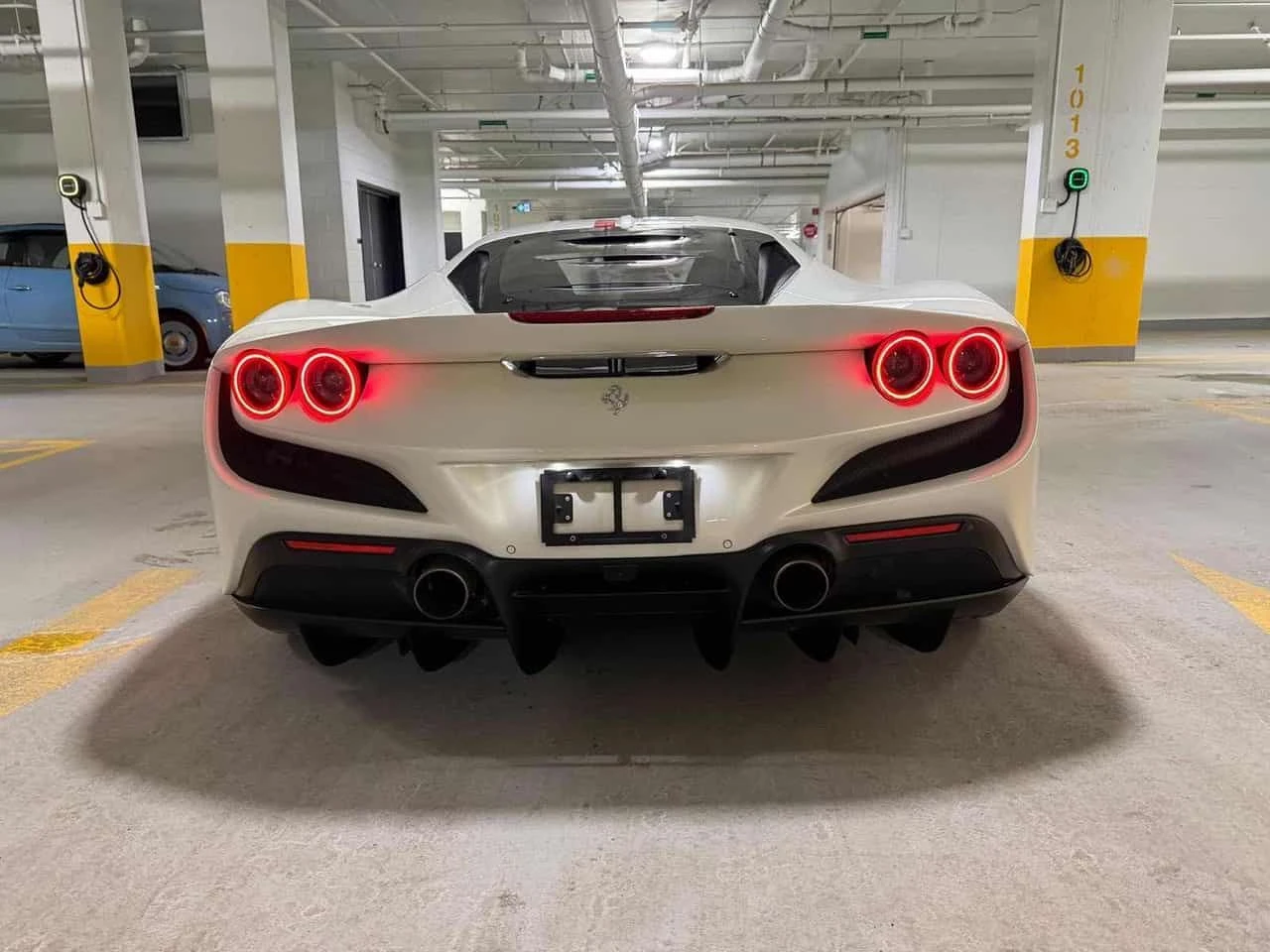 Ferrari F8 * TRIBUTO * CARFAX *  , снимка 10 - Автомобили и джипове - 53816127