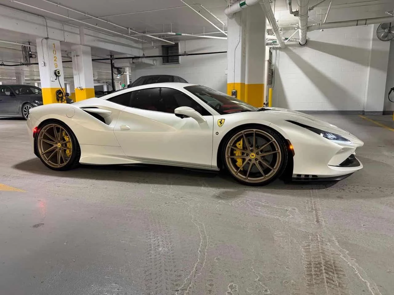 Ferrari F8 * TRIBUTO * CARFAX *  , снимка 3 - Автомобили и джипове - 53816127