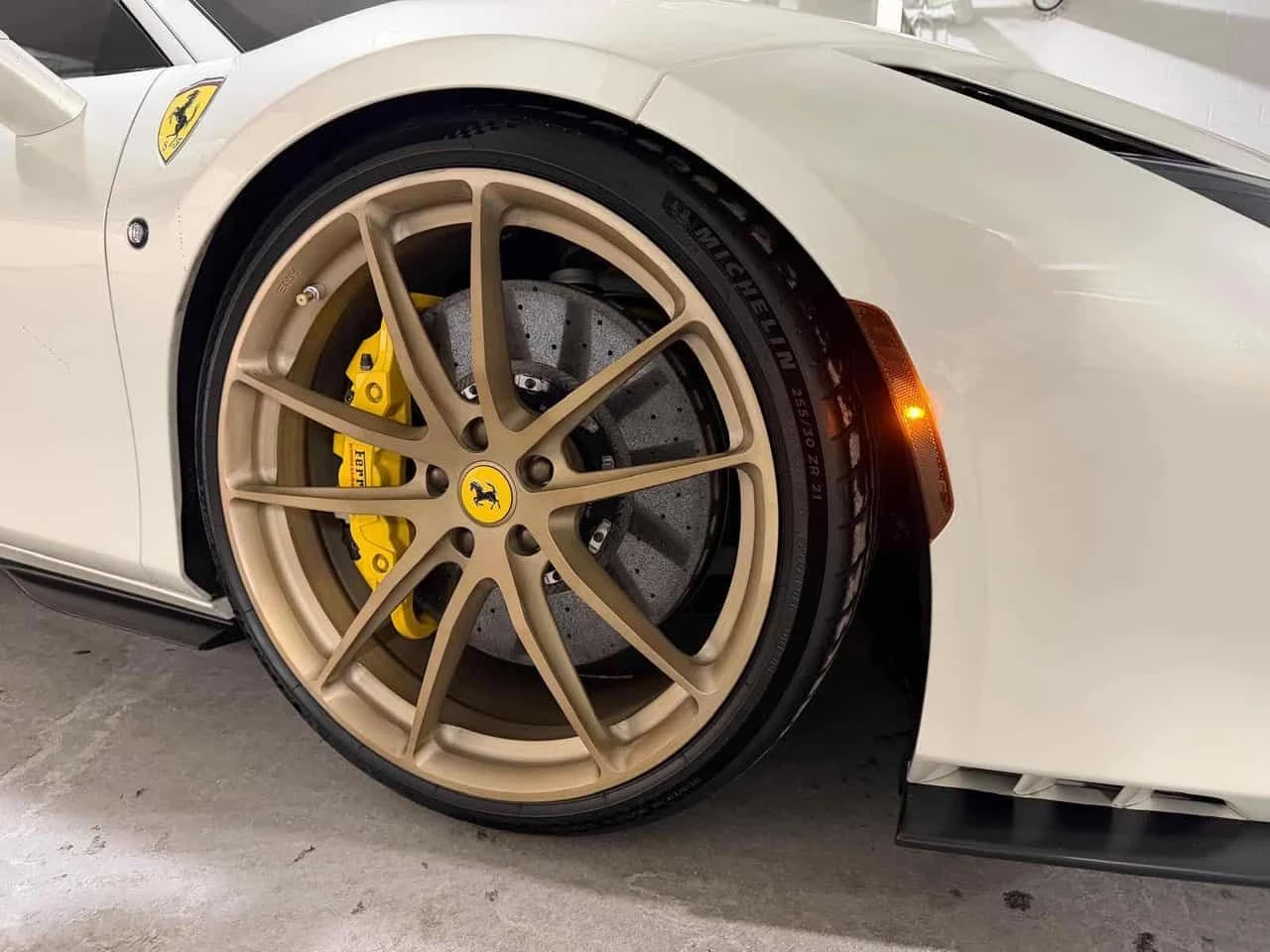 Ferrari F8 * TRIBUTO * CARFAX *  , снимка 7 - Автомобили и джипове - 53816127