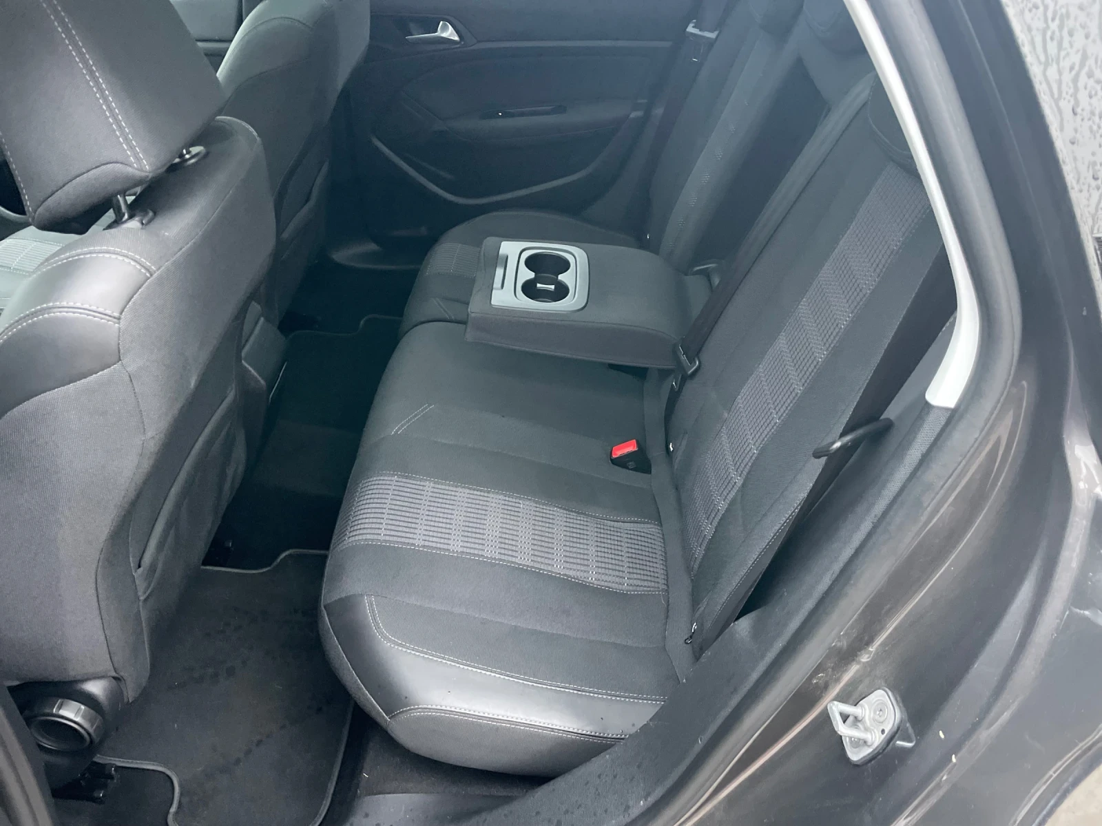 Peugeot 308 2.0 HDi 150кс, снимка 12 - Автомобили и джипове - 54014518