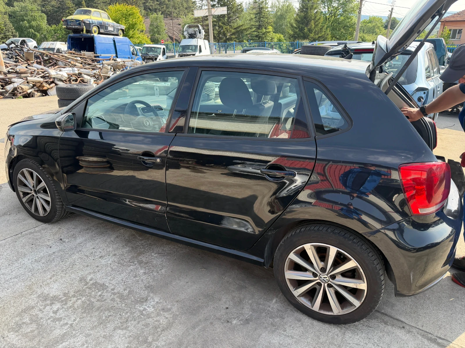 VW Polo 1.6 TDI, снимка 3 - Автомобили и джипове - 54719616