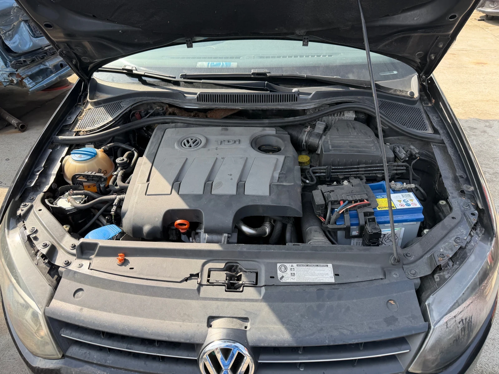 VW Polo 1.6 TDI, снимка 4 - Автомобили и джипове - 54719616