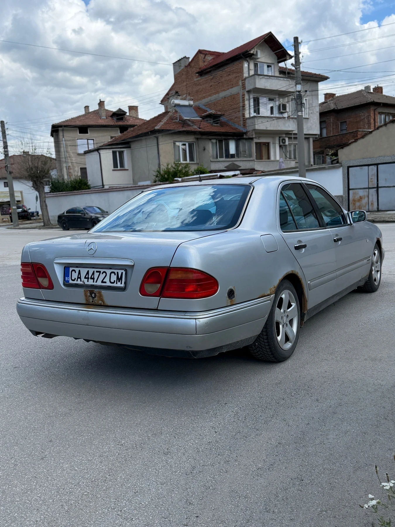 Mercedes-Benz E 200 avangarde. ГАЗ, снимка 4 - Автомобили и джипове - 54892339