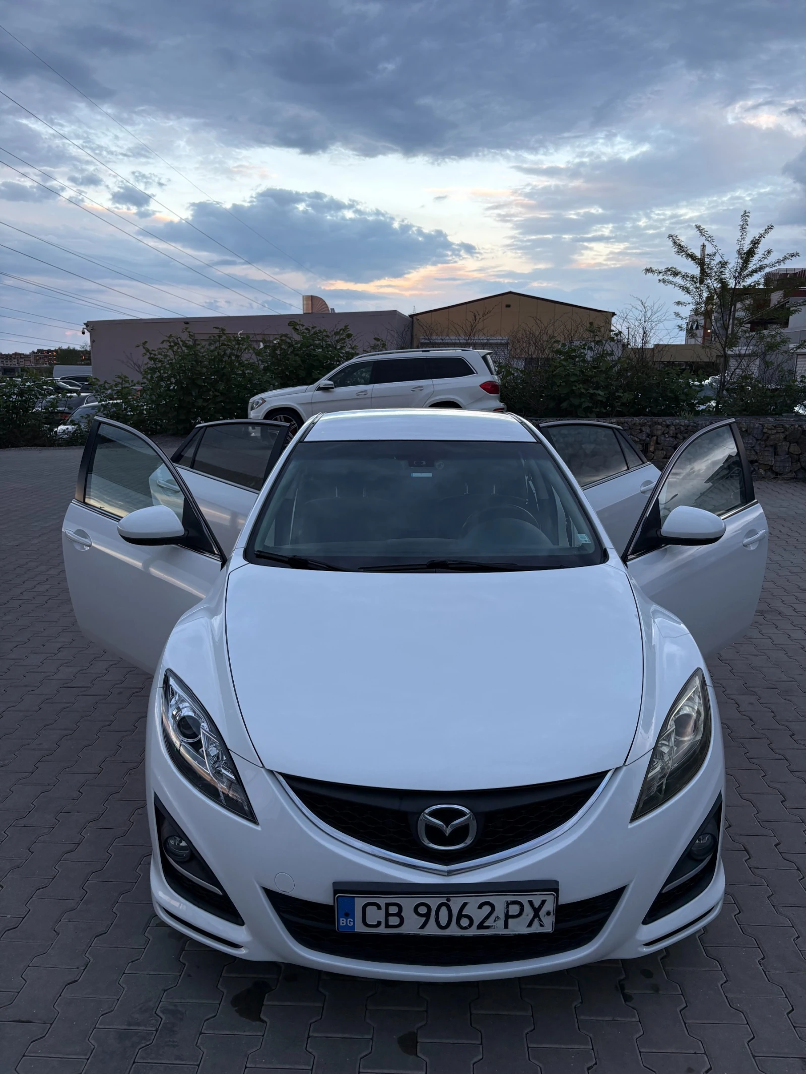 Mazda 6 2.2 CD, снимка 9 - Автомобили и джипове - 55001216
