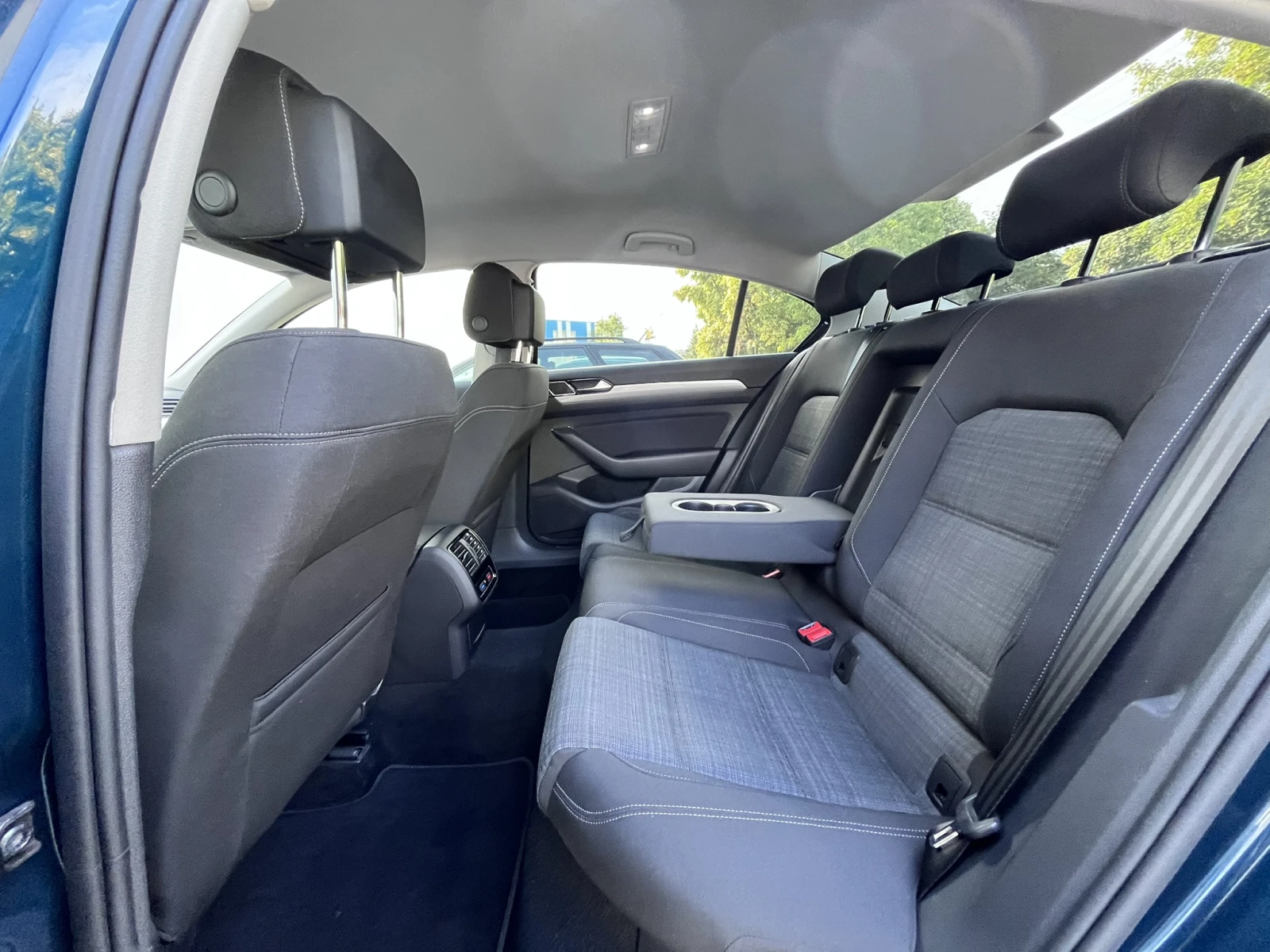 VW Passat VW Passat 1.5TSI/150k.c./BUSINESS/DSG от VW БГ, снимка 10 - Автомобили и джипове - 55799764