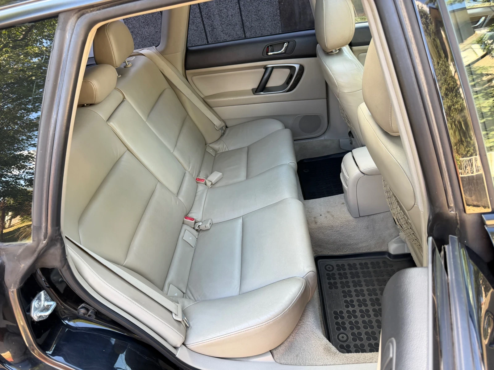 Subaru Outback 3.0i, 4x4, H6 Boxer, Обслужен, 2комплекта джанти, снимка 12 - Автомобили и джипове - 55957203