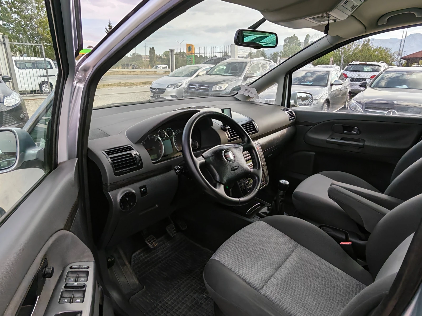 Seat Alhambra 2.0 дизел 7 места, снимка 11 - Автомобили и джипове - 56315019