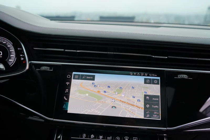 Audi Q8 TECHNIK* MATRIX* DISTRONIK* B&O* HEAD-UP* ОБДУХ* P, снимка 12 - Автомобили и джипове - 52474632