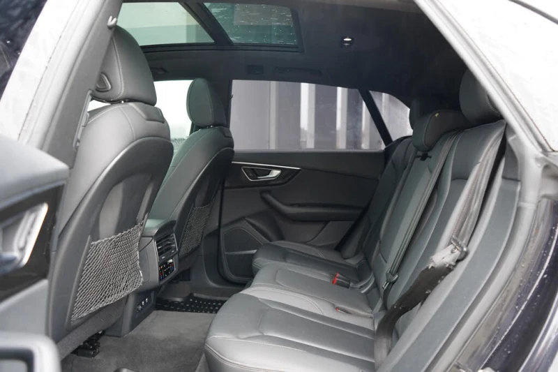 Audi Q8 TECHNIK* MATRIX* DISTRONIK* B&O* HEAD-UP* ОБДУХ* P, снимка 15 - Автомобили и джипове - 52474632