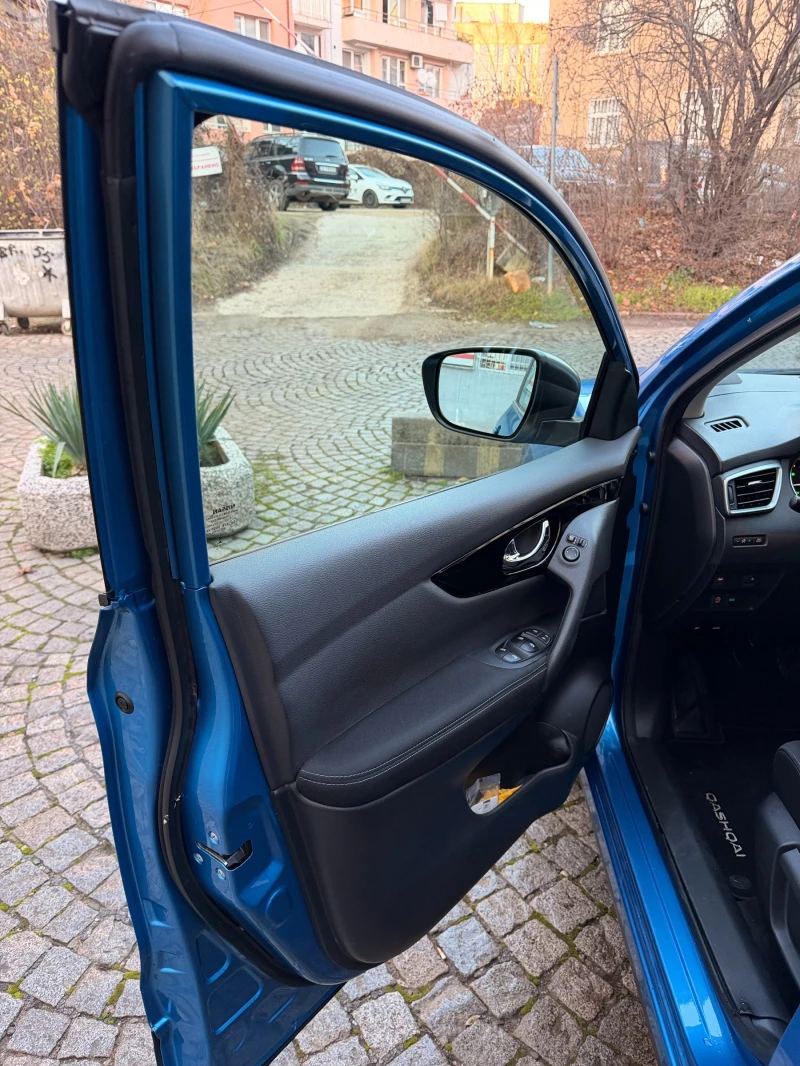 Nissan Qashqai, снимка 9 - Автомобили и джипове - 52858995