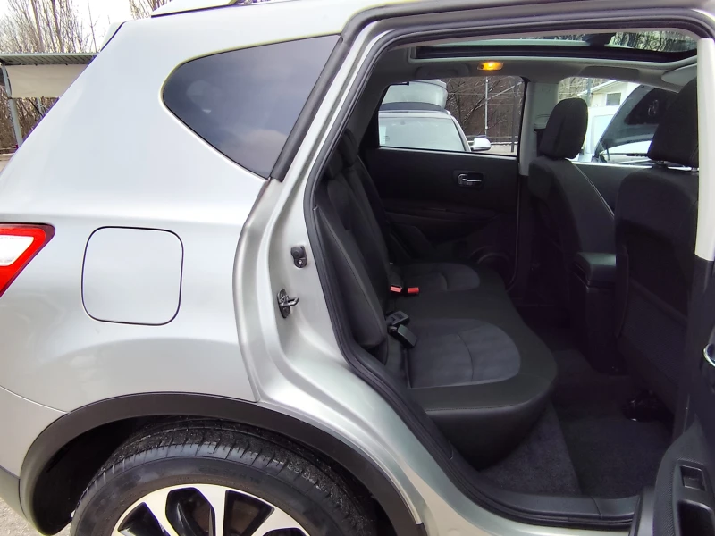 Nissan Qashqai 2.0i* EURO5A* KLIMATRONIK* ПАНОРАМА* , снимка 12 - Автомобили и джипове - 53357070