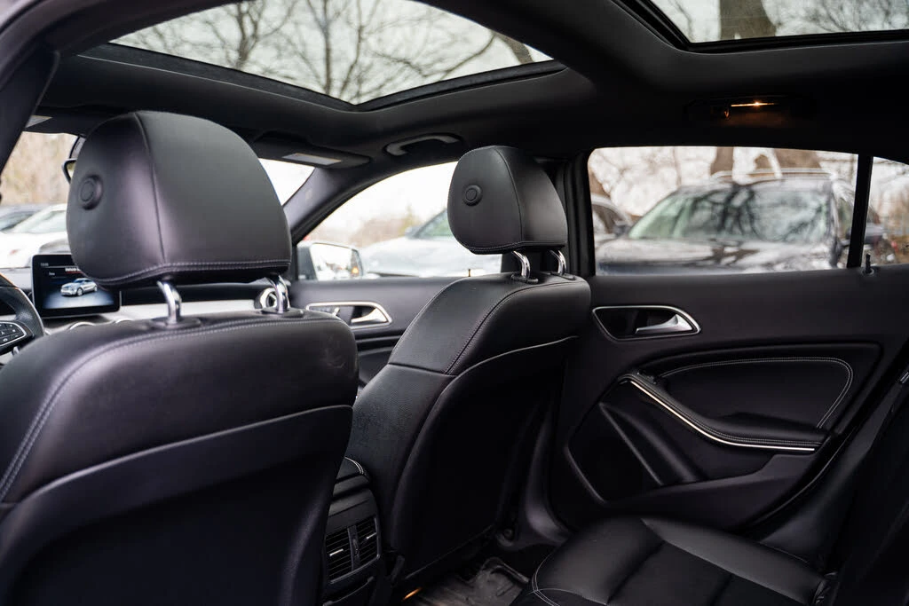 Mercedes-Benz GLA 250 4MATIC* АвтоКредит* (ЦЕНА ДО БГ), снимка 13 - Автомобили и джипове - 53934441