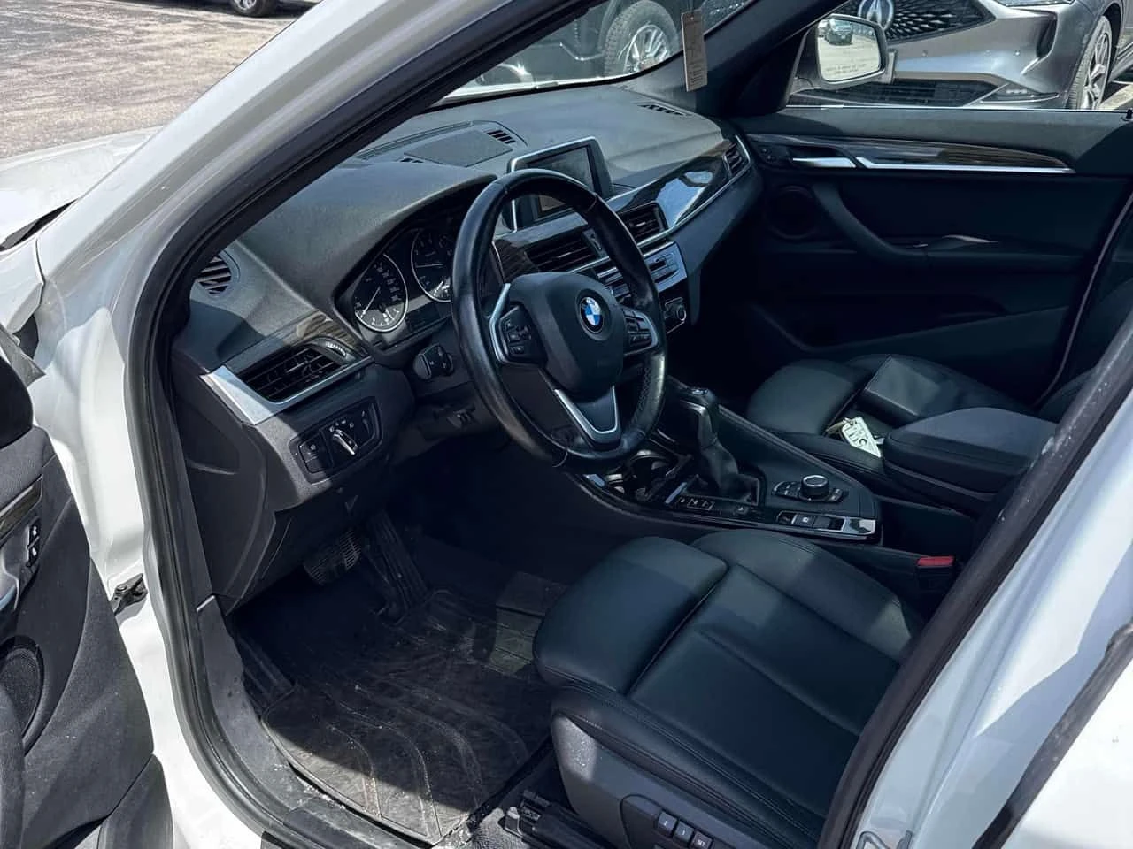 BMW X1 * xDrive28i * ПОДГРЕВИ * КАМЕРА * ПАМЕТ * NAVI, снимка 5 - Автомобили и джипове - 54460372