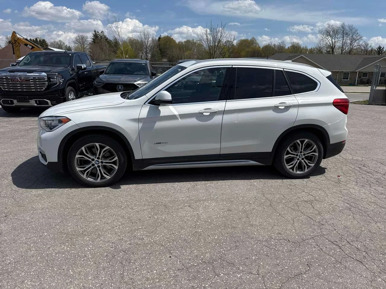 BMW X1 * xDrive28i * ПОДГРЕВИ * КАМЕРА * ПАМЕТ * NAVI, снимка 2 - Автомобили и джипове - 54460372