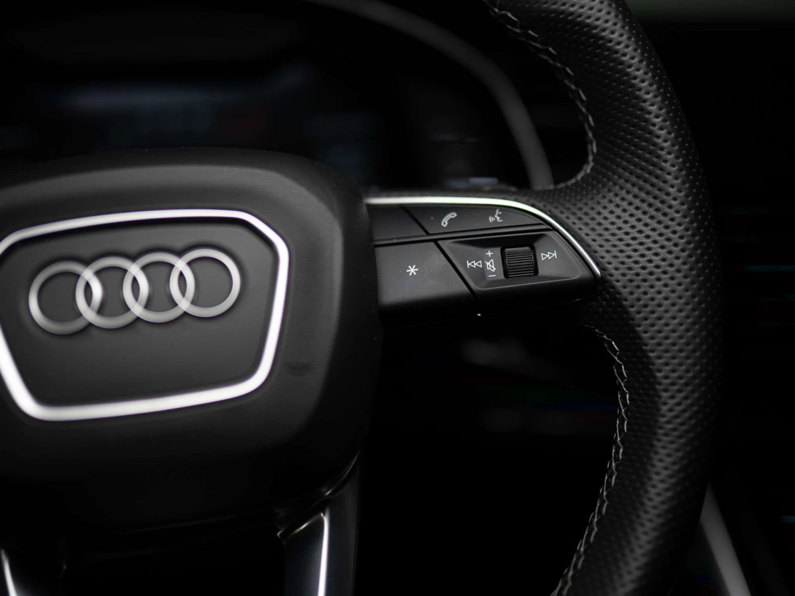 Audi SQ7 ПАНО / ЛИЗИНГ / ЦЕНА до БГ, снимка 12 - Автомобили и джипове - 55397285