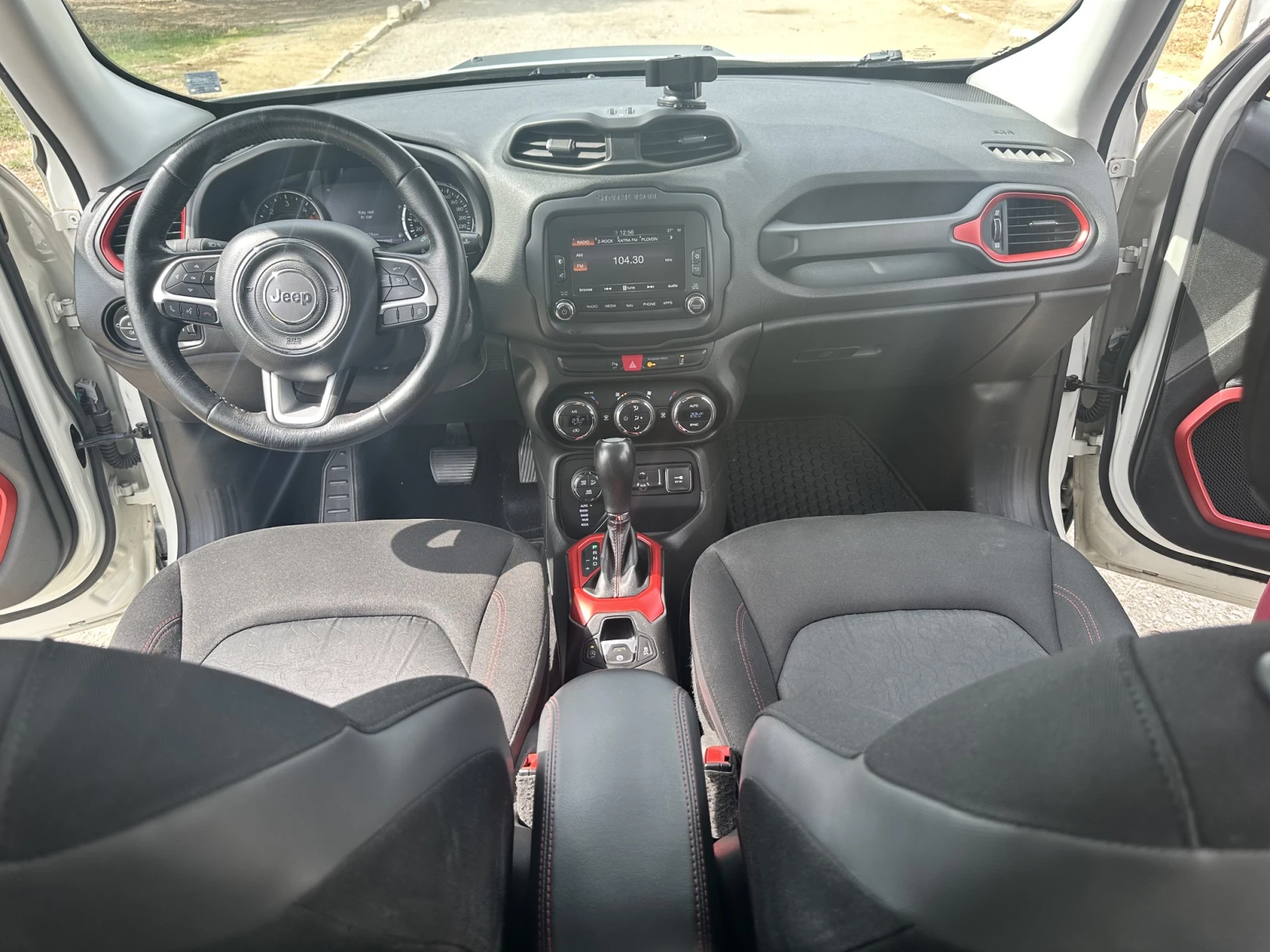 Jeep Renegade Trailhawk, снимка 9 - Автомобили и джипове - 56154621