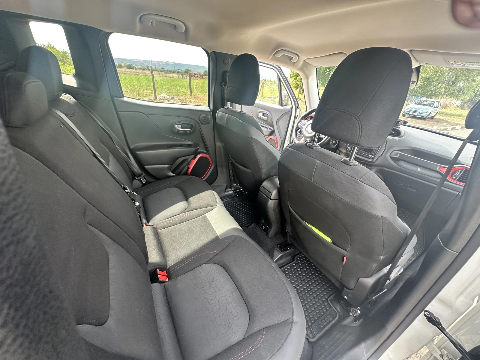 Jeep Renegade Trailhawk, снимка 7 - Автомобили и джипове - 56154621