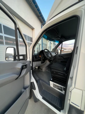 Mercedes-Benz Sprinter 316 Фургон+ падащ борд / 160к.с / Уникално състояние!, снимка 12